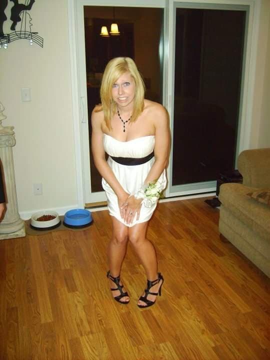 Click to view full size Webslut renowned Stacie R., forever wank fodder on the ?..??