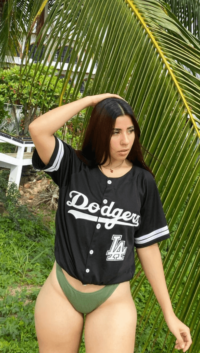 Click to view full size Dara