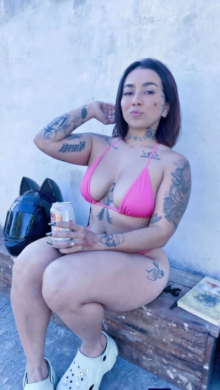 Click to view full size Chica sexy gym