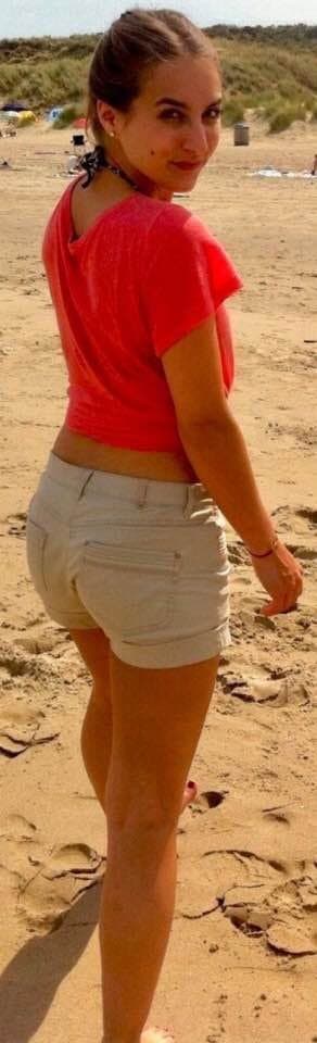 Click to view full size Eva from Manchester UK! Comment her and kik me: hikawaManc2