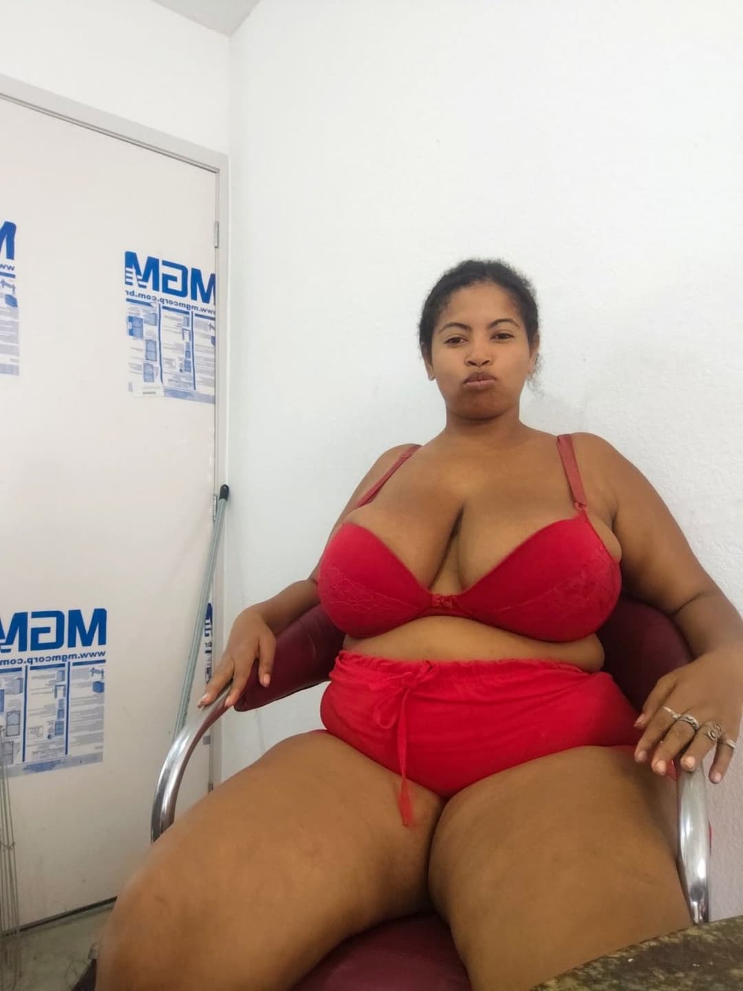 Click to view full size Gordinha tarada e safada