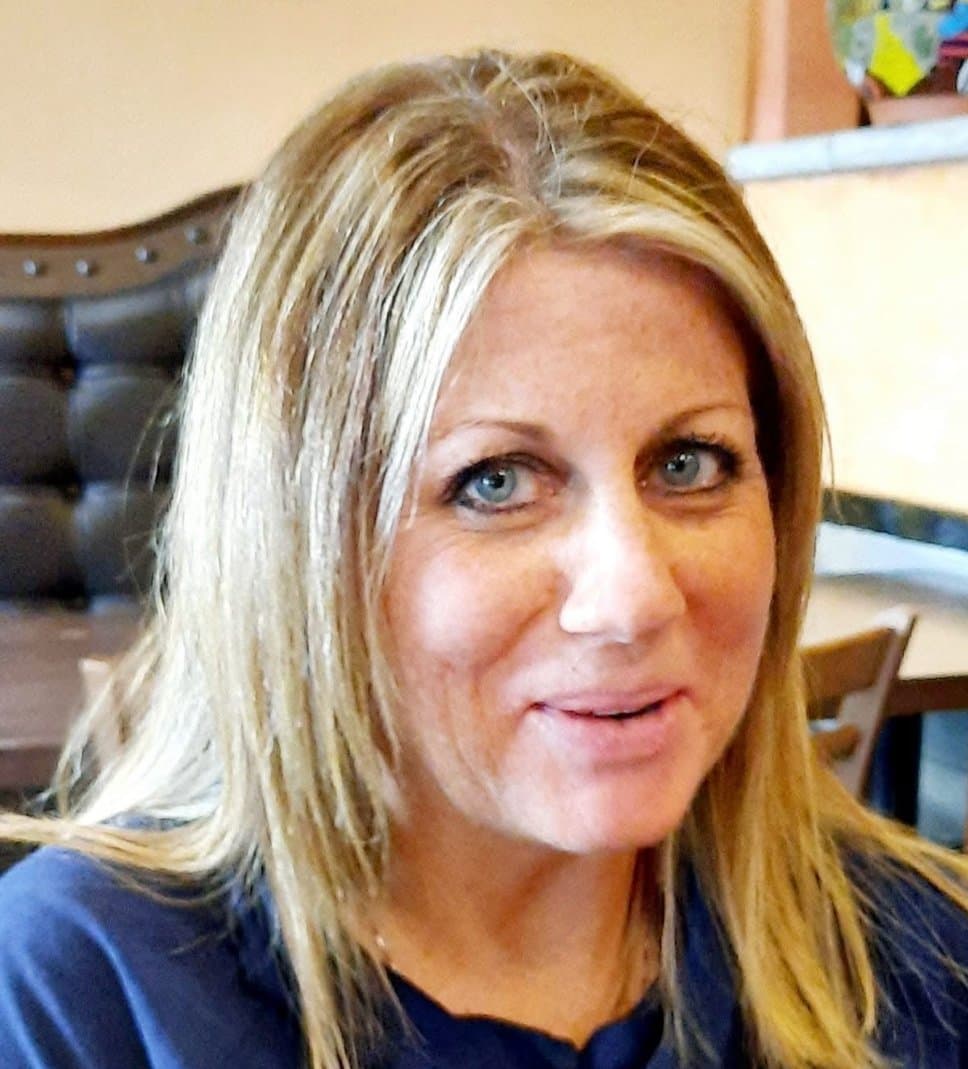 Click to view full size Sexy Mature Blonde Freckled Milf