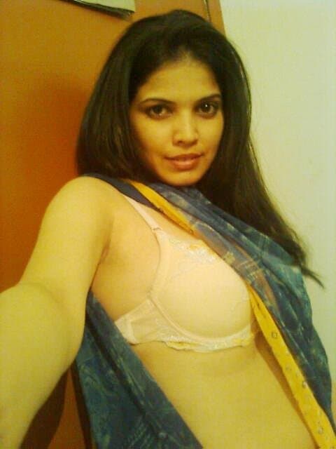 Click to view full size Hot Desi Indian Whore Selfie Leaks