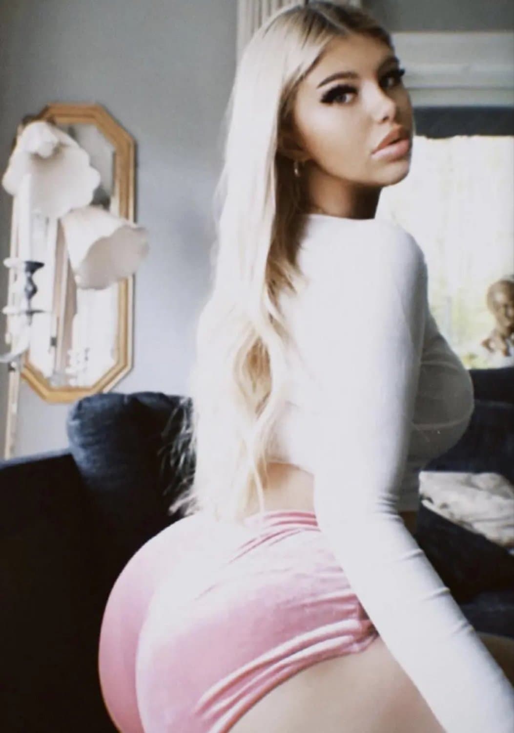 Click to view full size Swedish influencer Alva Angelina