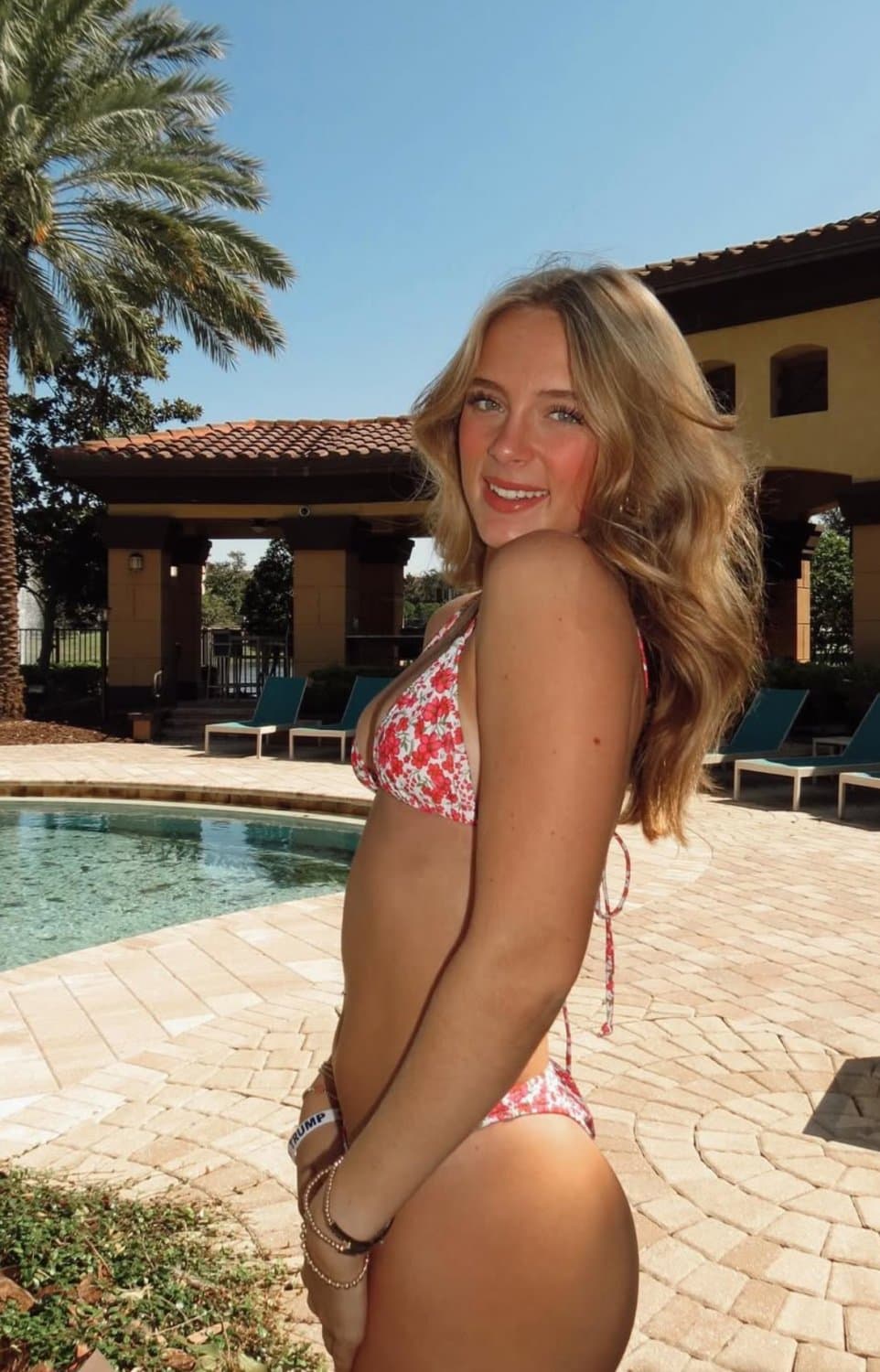 Click to view full size Kiki Learning how to be a webslut.