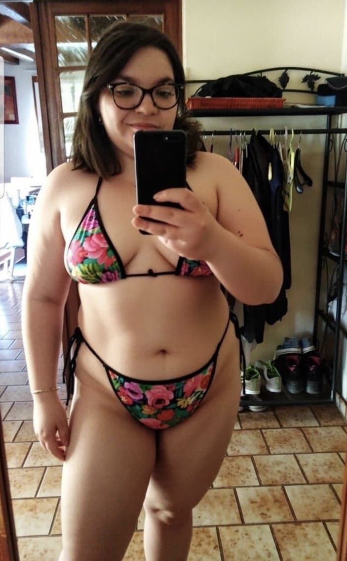 Click to view full size Lyzon Buro grosse putain à baiser de force