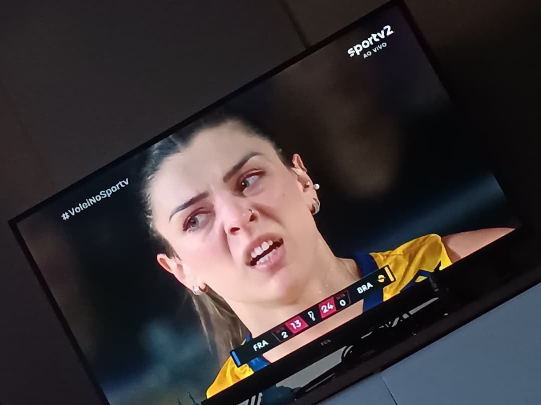 Click to view full size Eu tava assistindo o jogo da seleção e quase me acabo na punheta vendo essas gostosas ???