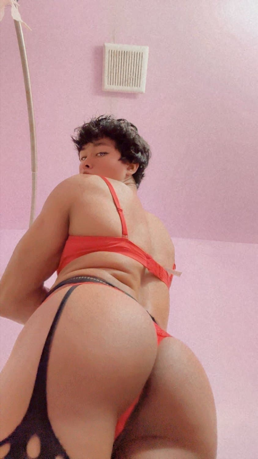 Click to view full size Femboy with fit body in stockings