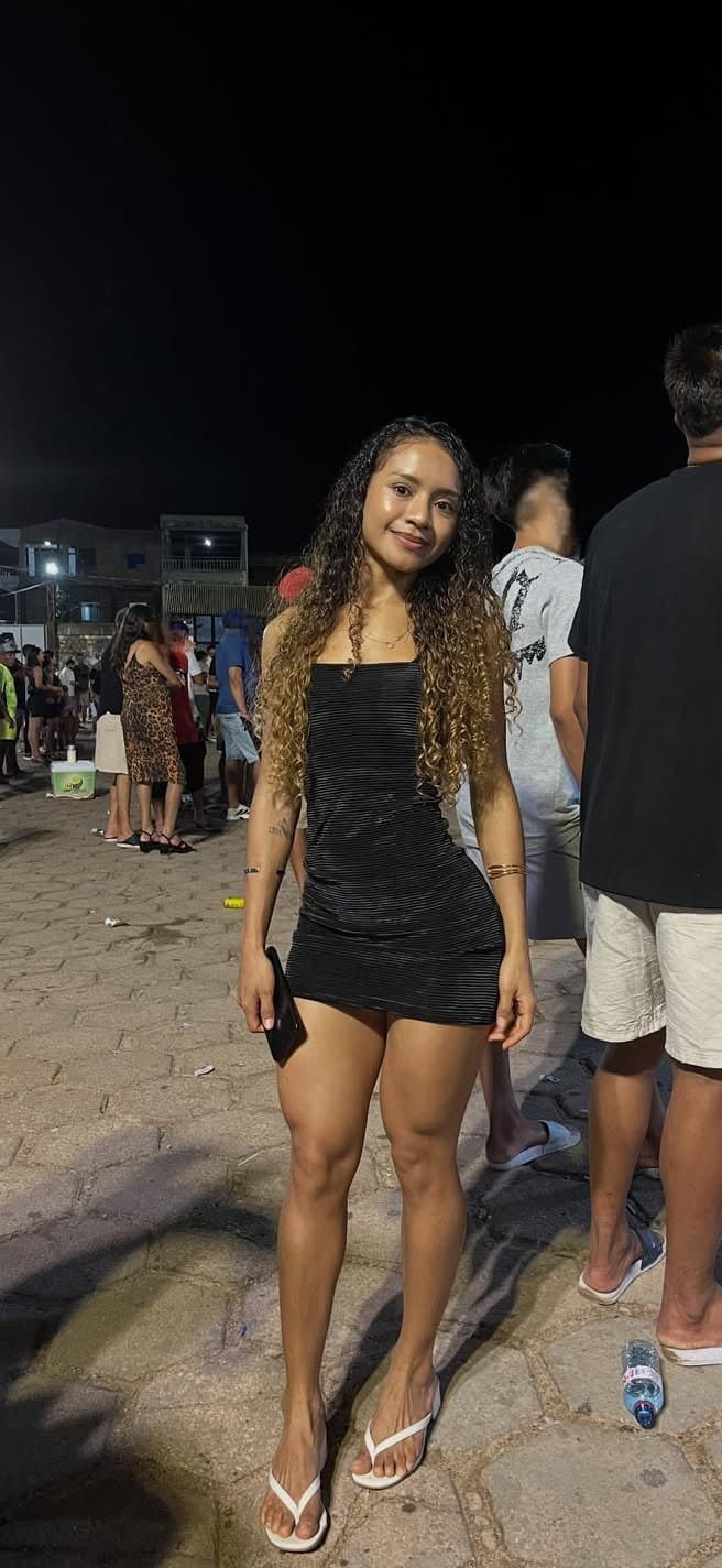 Click to view full size Morena novinha tesuda muito gostosa