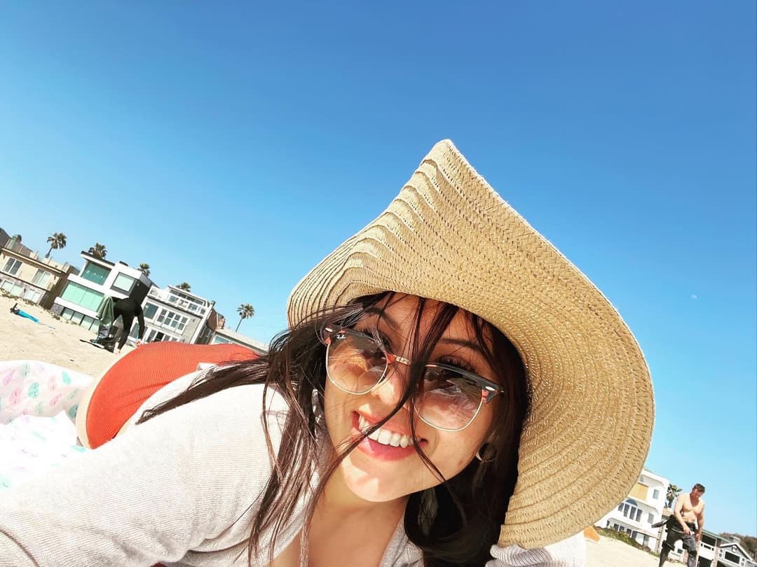 Click to view full size Pull out or creampie this Latina slut