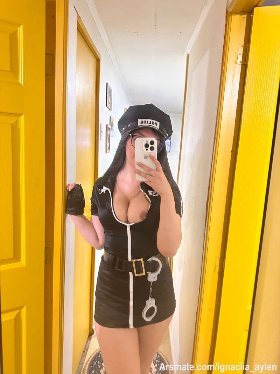 Click to view full size Chilena aylen saldaña culona y un casero de anónima traga semen