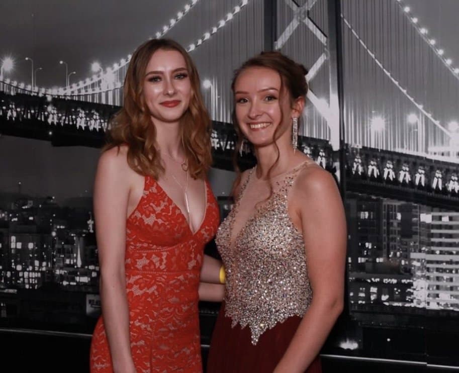 Click to view full size Hot sexy petite german teen slut model Saskia from Göttingen