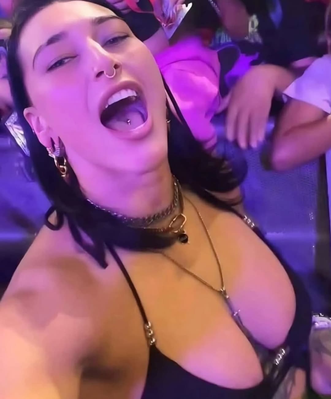 Click to view full size Including messages Mami Rhea wins