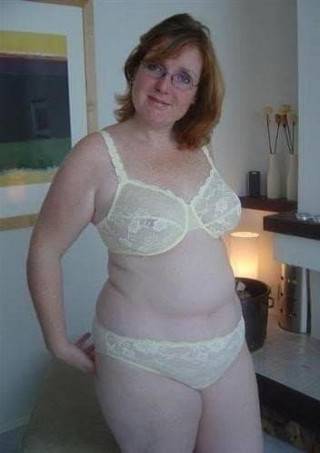 Click to view full size Red head MILF on and off