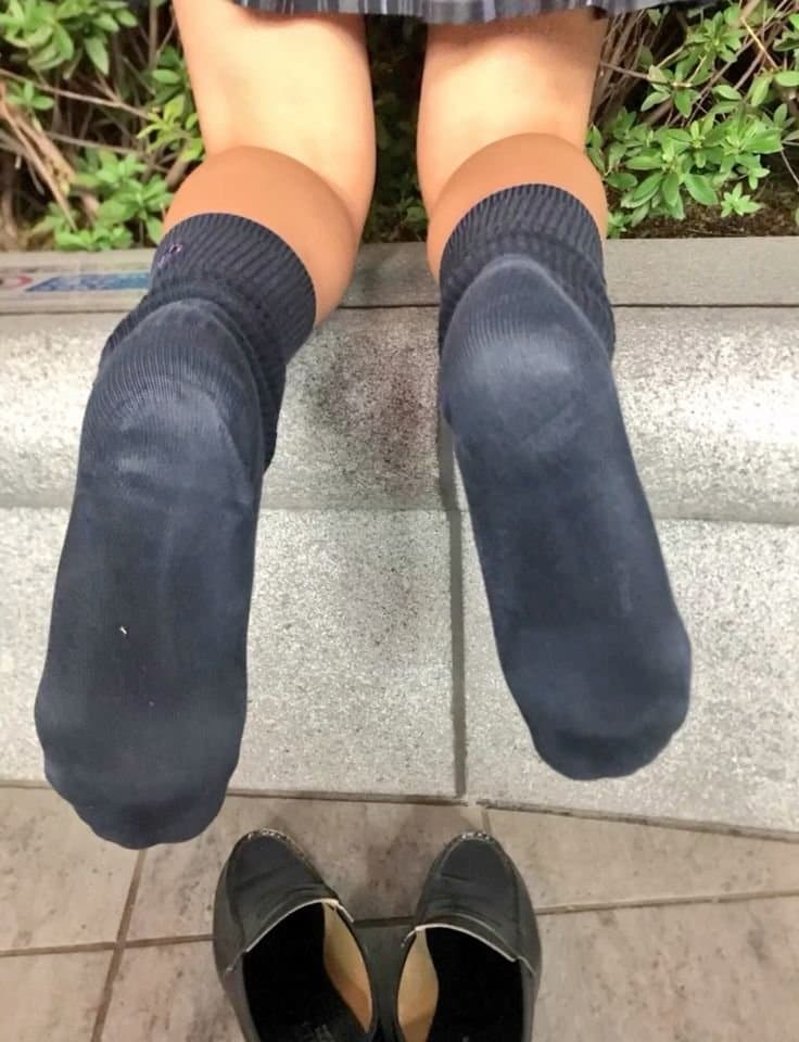 Click to view full size Chinese feet / socks / shoes.