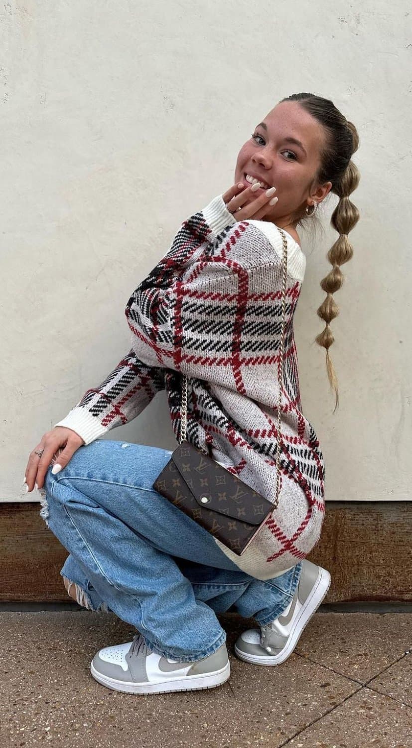 Click to view full size ripped alabama sorority slut has nude photo shoot