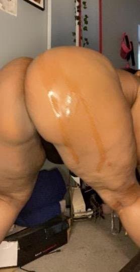 Click to view full size Big beautiful thick and busty ebony bbw milf mom big booty left her phone unlocked
