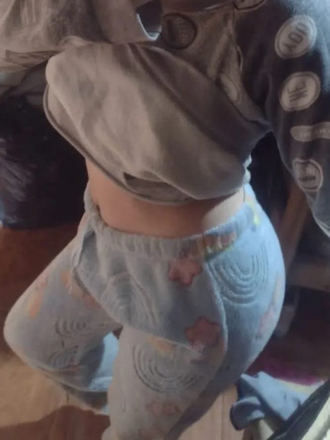 Click to view full size Lindas18??