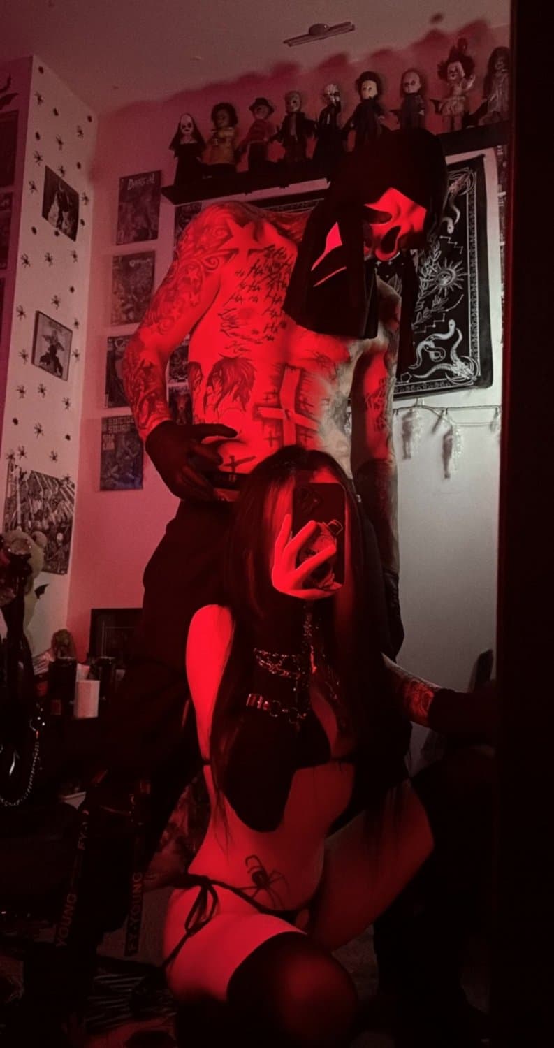 Click to view full size He fucked me like I was his last kill