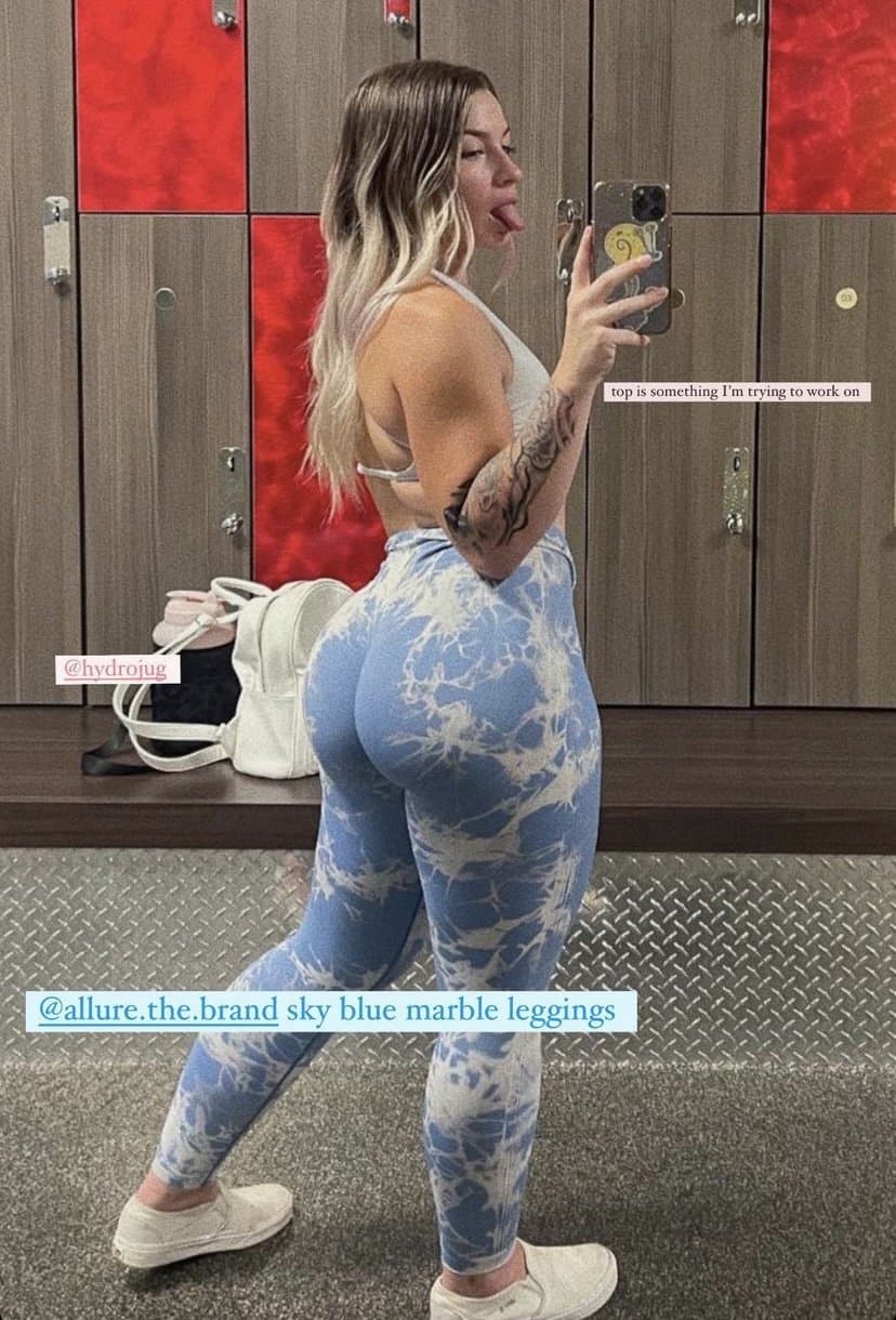 Click to view full size Fitness MILF Skylynn Marrie