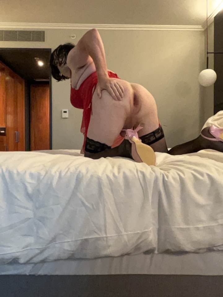 Click to view full size Typical white sissy faggot desperate for male attention