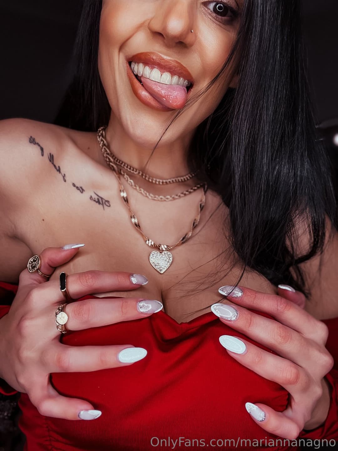 Click to view full size mariannanagno onlyfans ppv