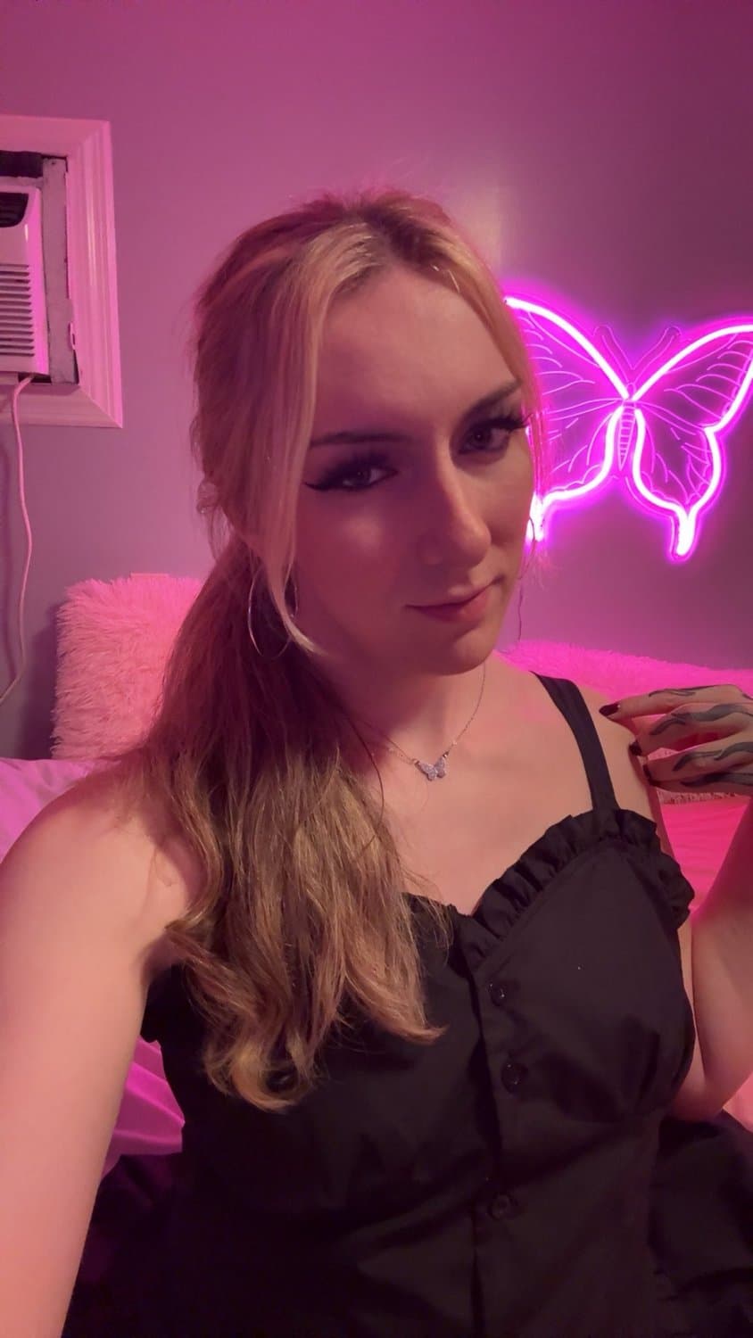 Click to view full size Sexy Sissy Slut - Jessica Winters