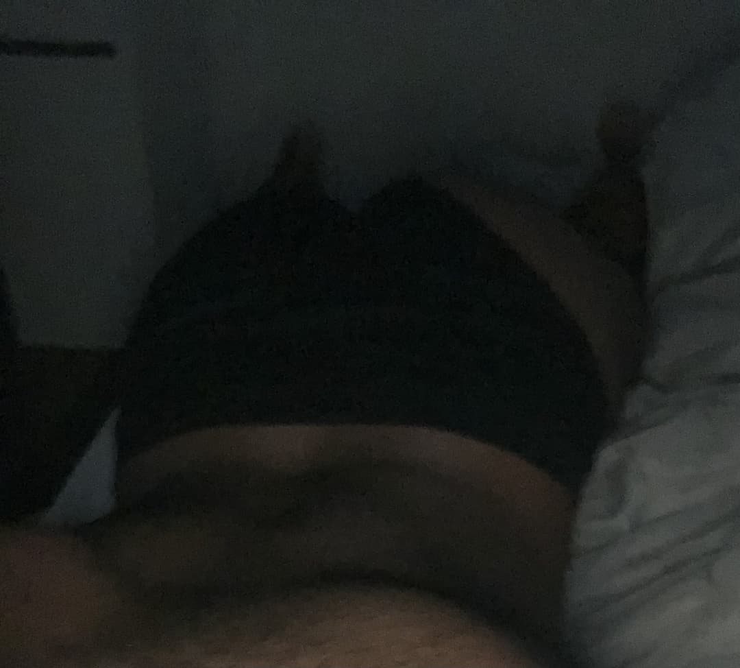 Click to view full size Femboy spanks himself and twerks