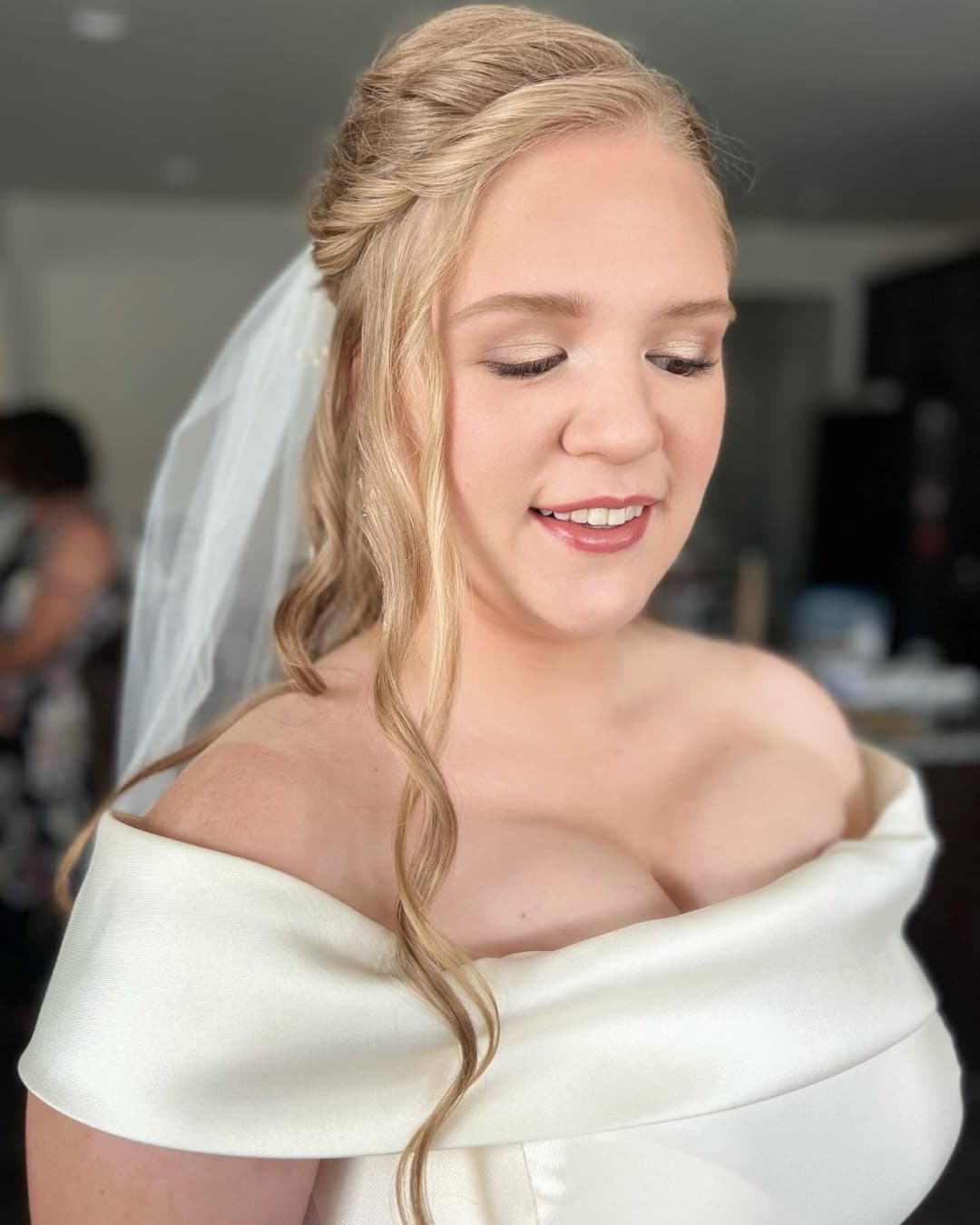 Click to view full size Married Air Force whore Emily Sawicki sucks cock and gets slapped