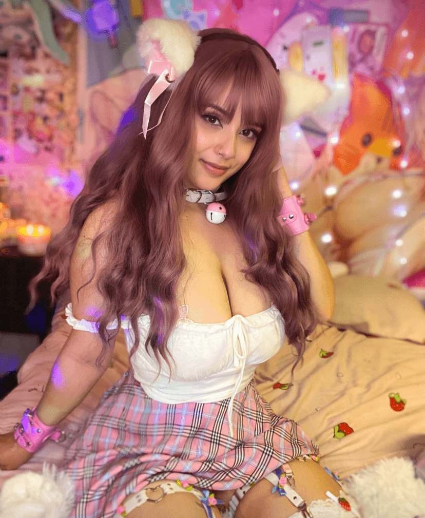 Click to view full size super thick latina costume party