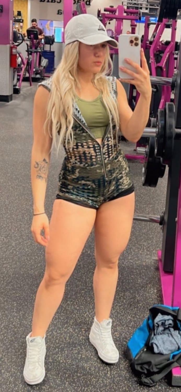 Click to view full size MINHA PUTA - Sarinha - Oque acham dessa puta exibida ??? ???