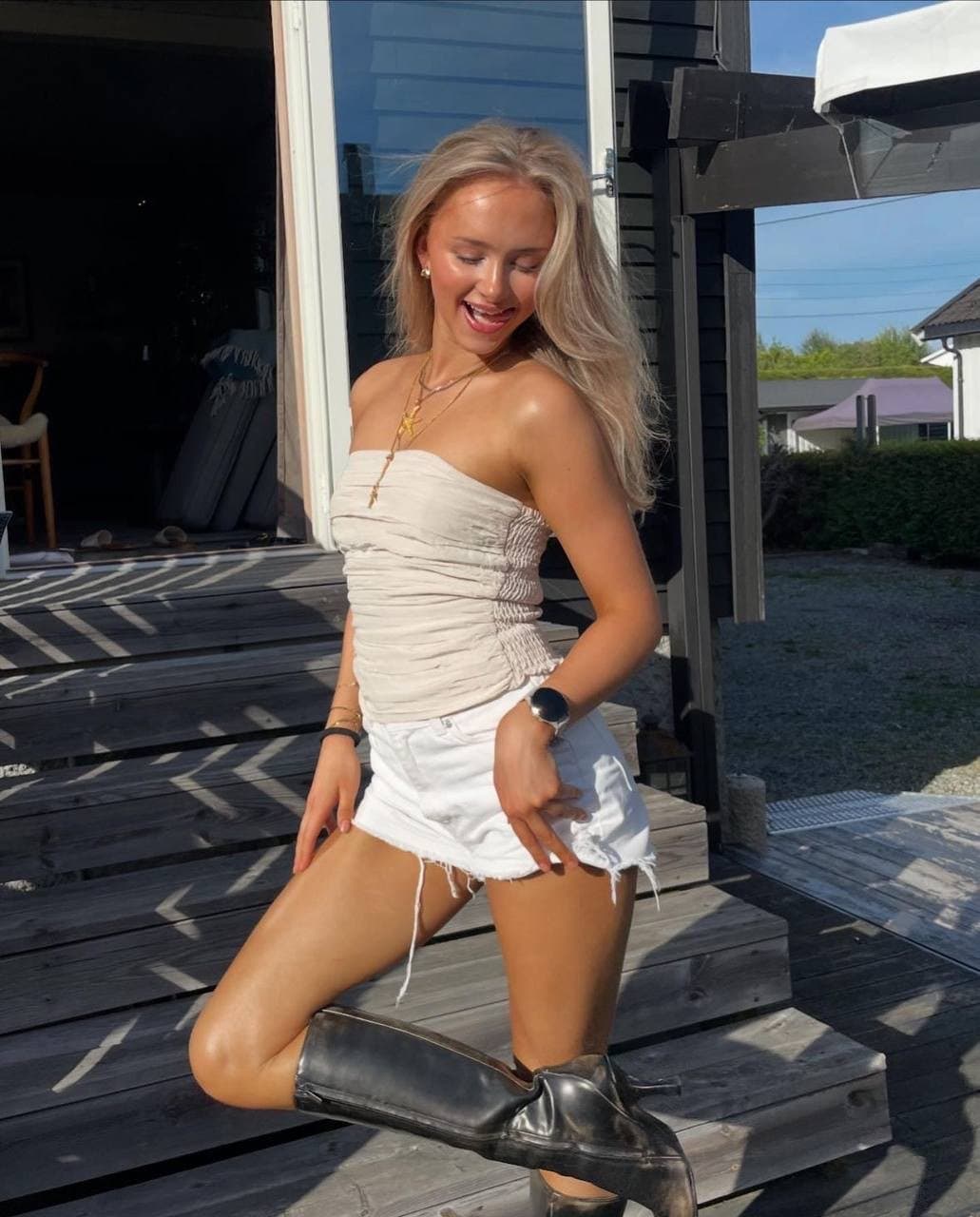 Click to view full size Sexy slut Tiril from Norway TikTok: cre4ture_