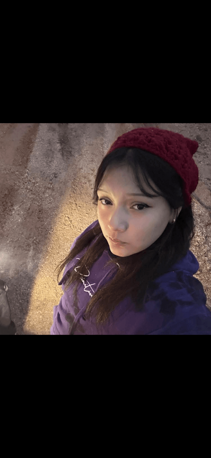 Click to view full size Native shaking some ass and some feet pics