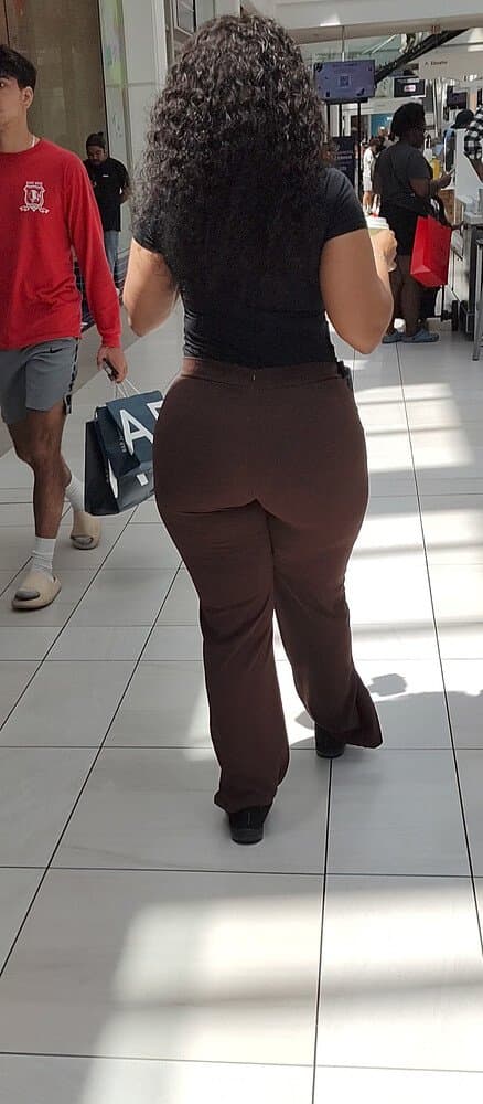 Click to view full size 2 Big Booty Latin Sisters At the Mall
