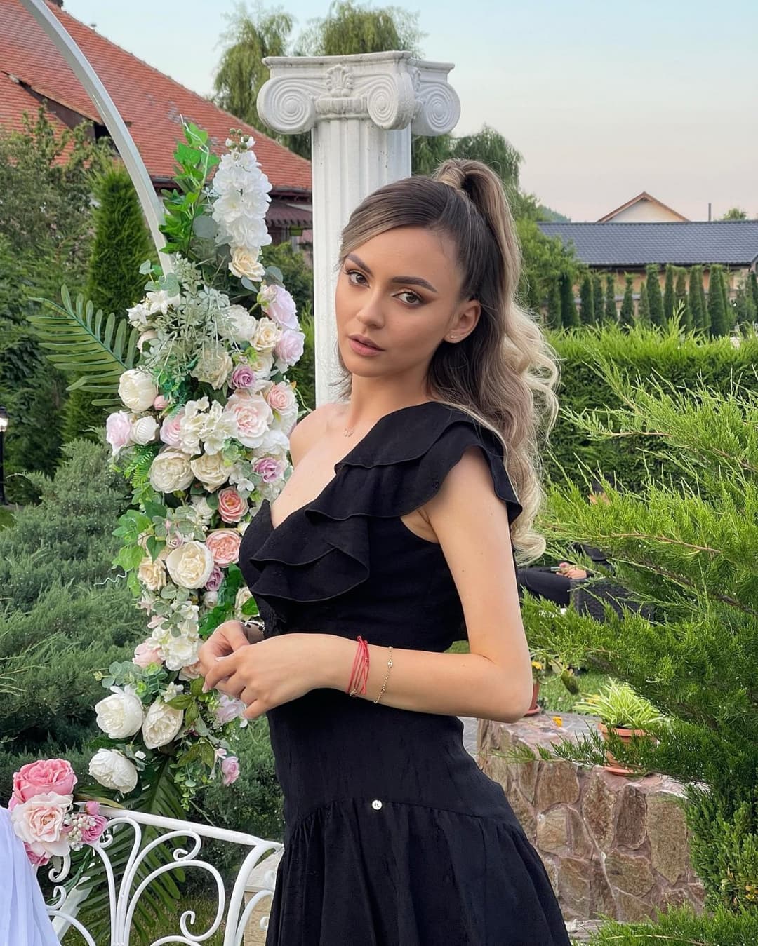 Click to view full size Roxy