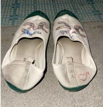 Click to view full size Chinese feet / socks / shoes.