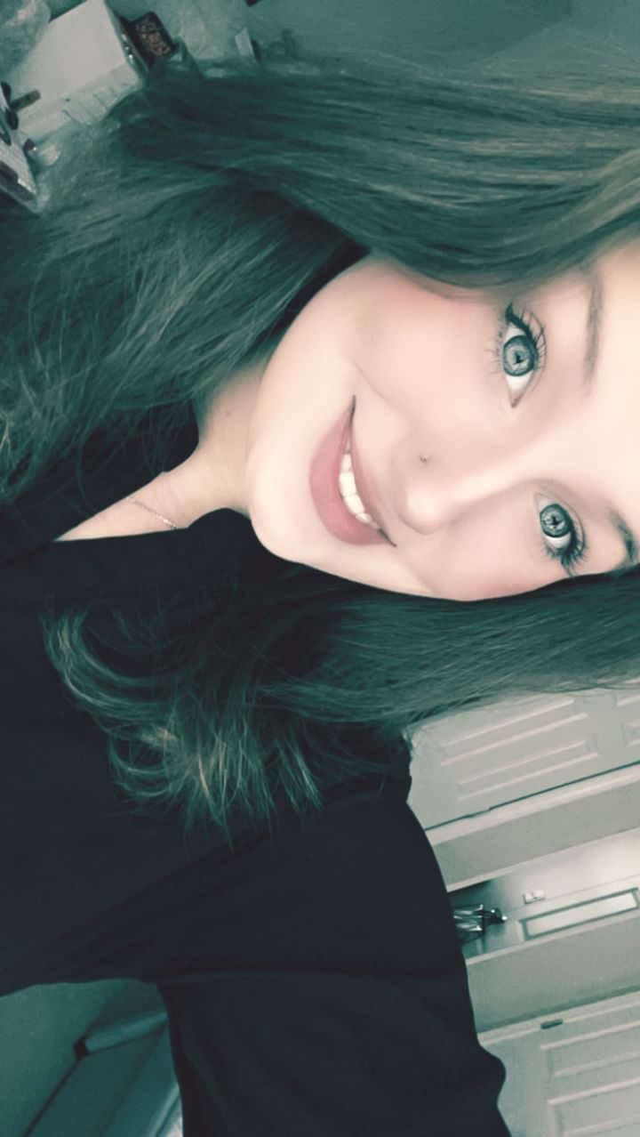 Click to view full size This horny 19 year old slut loves to fuck herself for older men