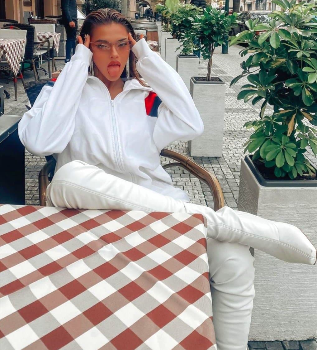 Click to view full size Bulgarian Celebrity Dara