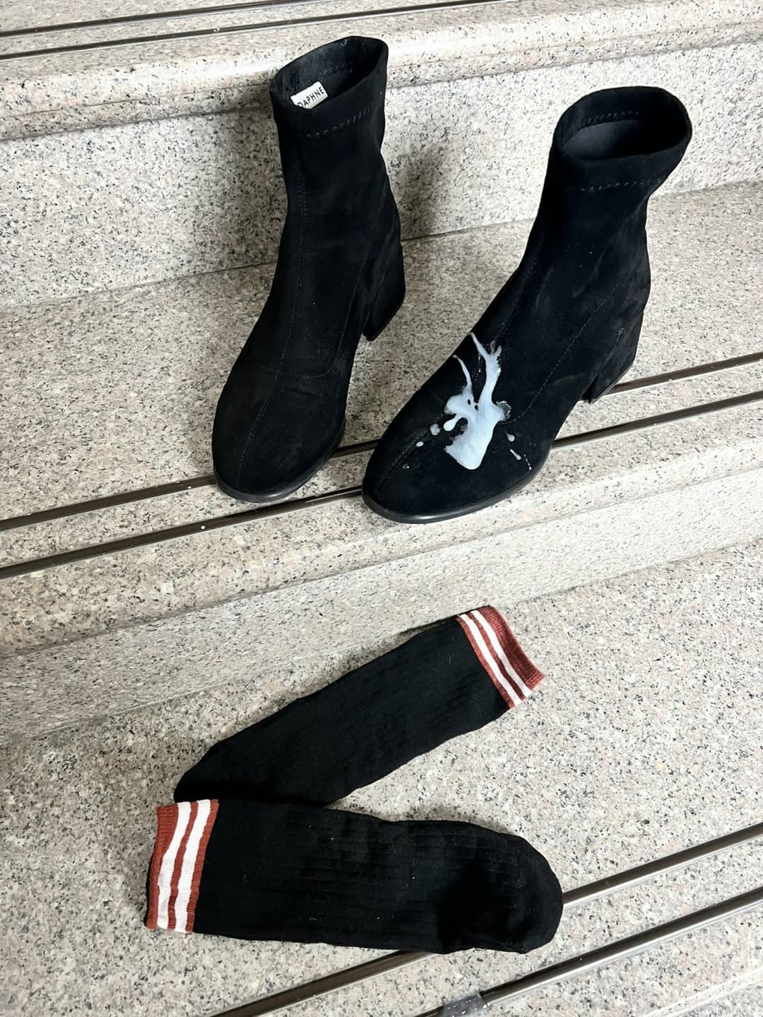 Click to view full size Chinese feet / socks / shoes.