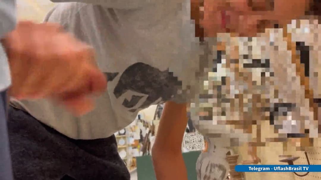 Click to view full size Puerto rican teen slut Alisha vazquez jerks off stranger in store