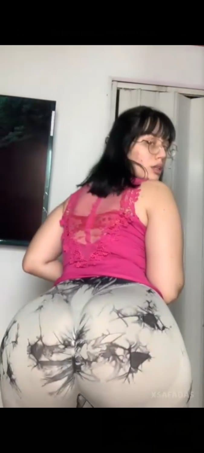 Click to view full size Culaso con lentes