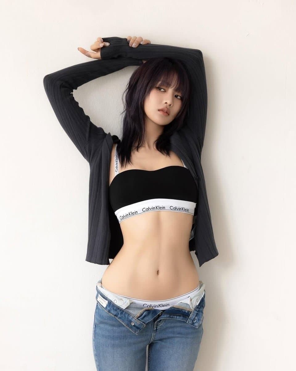 Click to view full size Which Kpop Calvin Klein Model you fucking