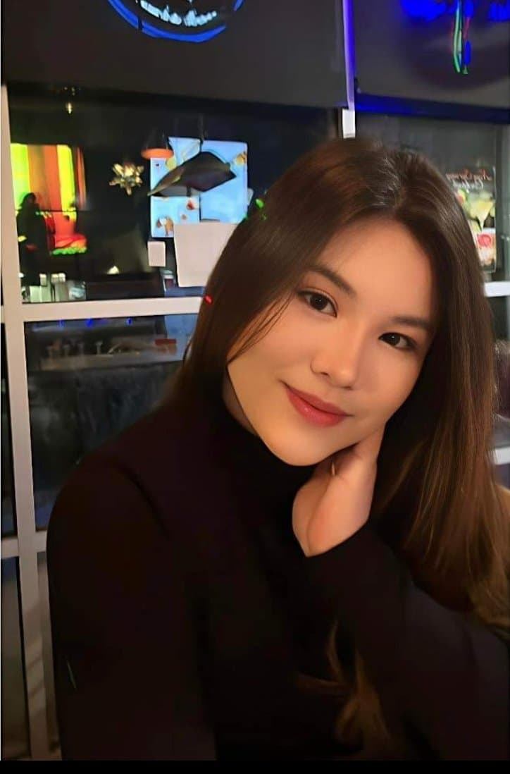 Click to view full size Filipina Asian slut show off her body on her socials for bbc and bwc and likes the attention