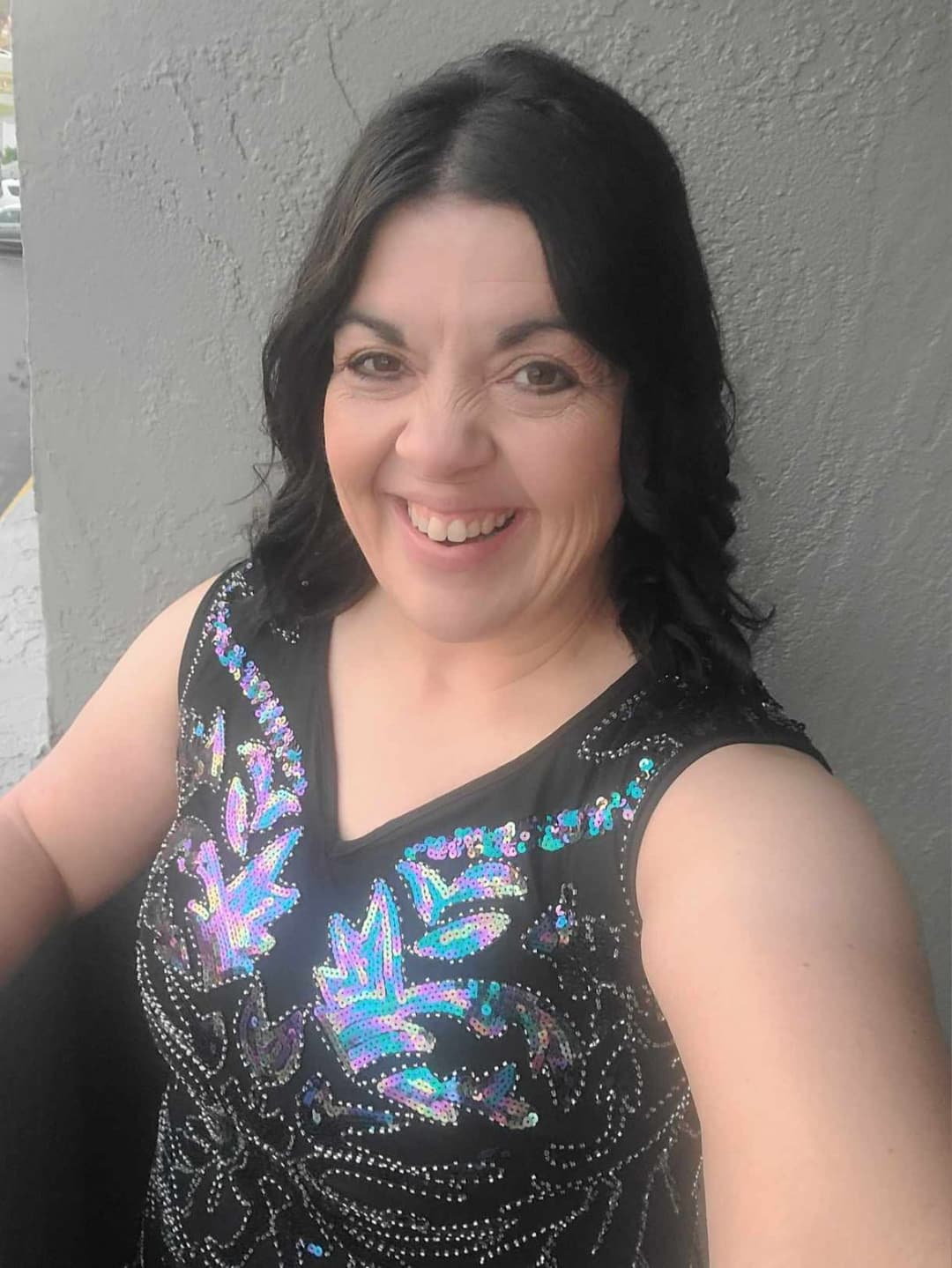 Click to view full size Stephanie P wants to show you her hairy GILF pusssy