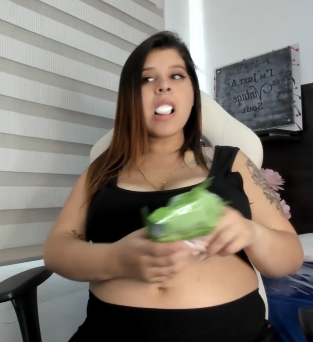 Click to view full size Pregnant Camwhores Pt. 8