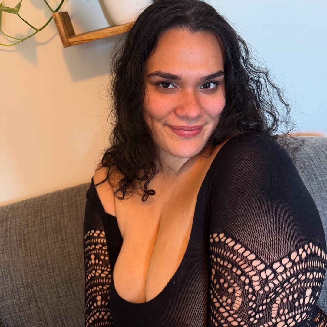 Click to view full size Request.. Polynesian?? Baddie..