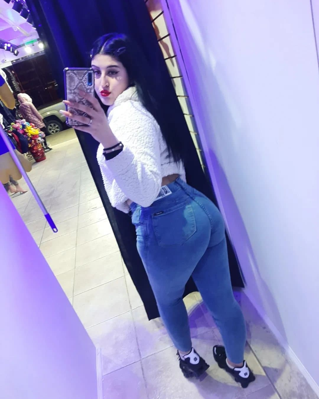 Click to view full size mikaela rocio una turra de culo abusivo