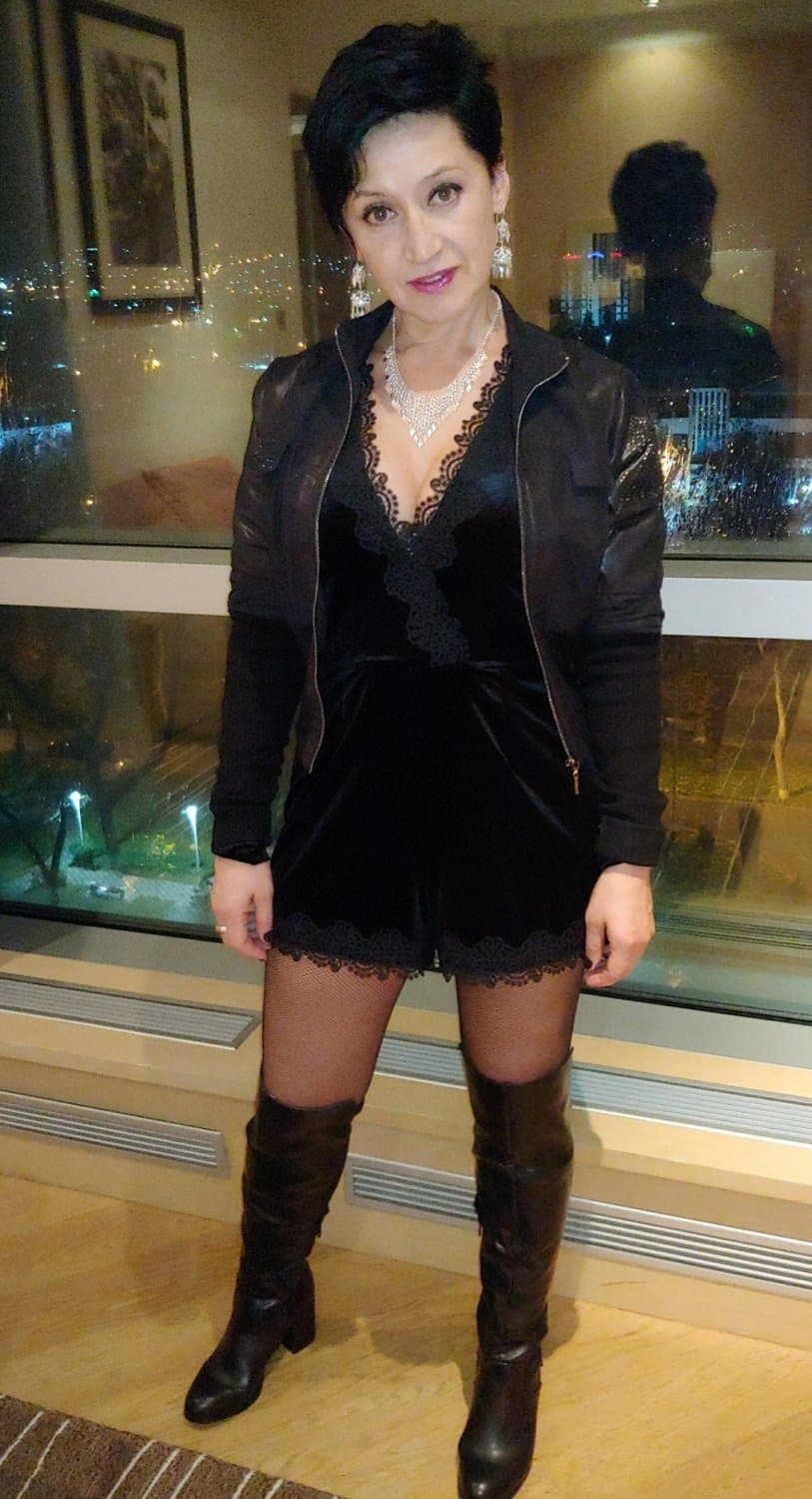 Click to view full size Fit Mature Trophy Wife Dressed Undressed Posing