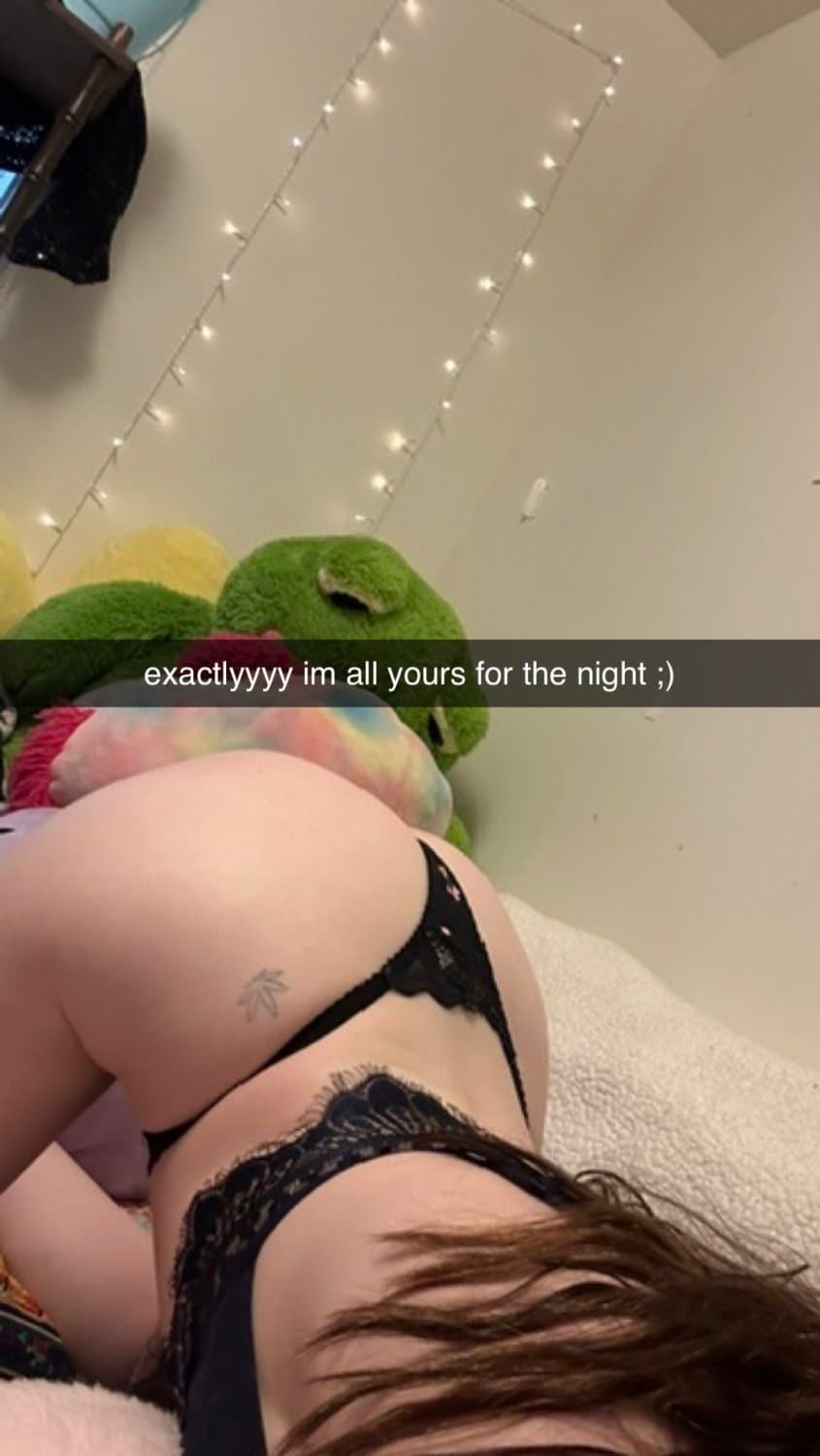 Click to view full size sexy pawg bitch cheating on her boyfriend
