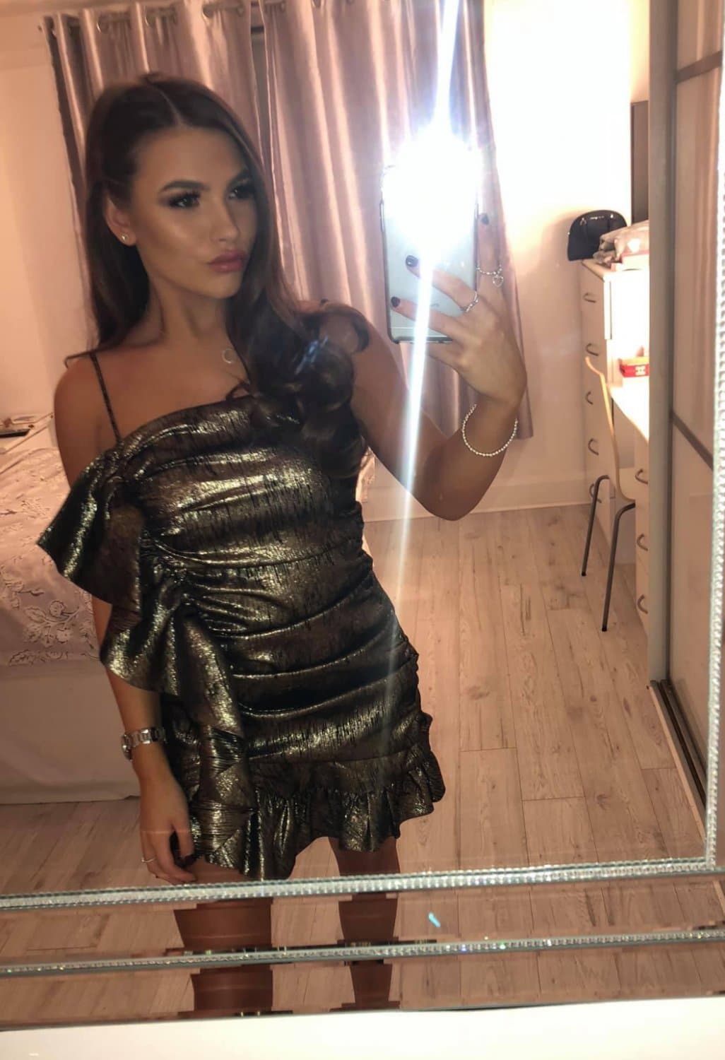 Click to view full size Heavy Makeup Chav Webslut